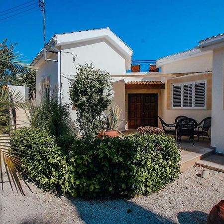 Beach Villa Sofia Нео Хорио Екстериор снимка